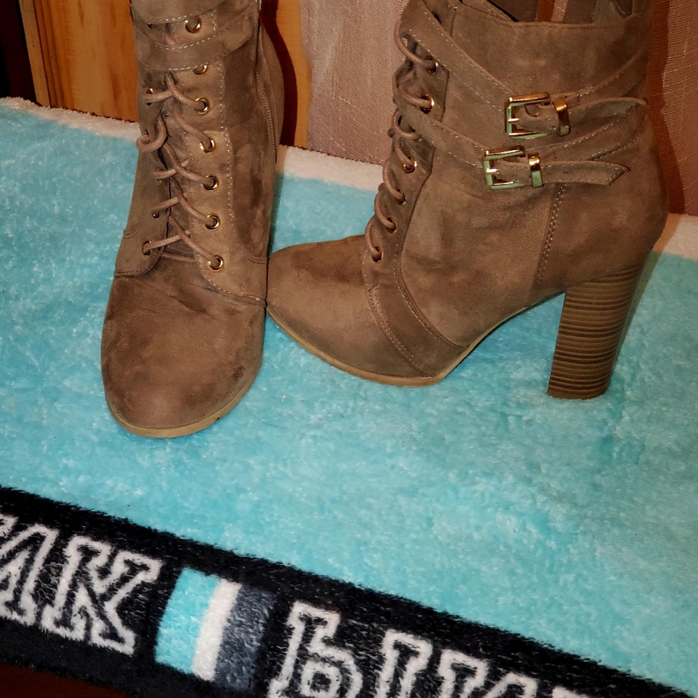 Boot diva lounge brad